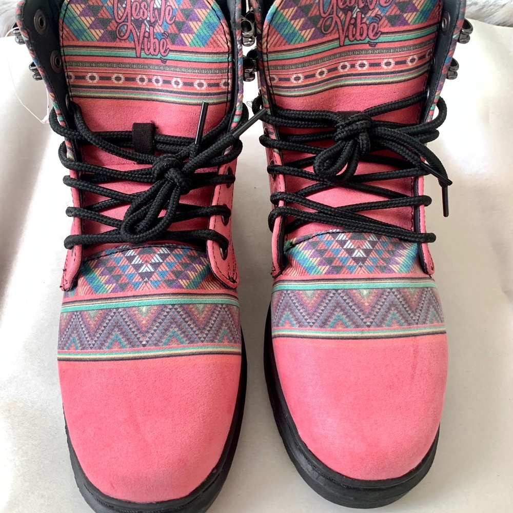 SOLD YES WE VIBE unisex vegan boots shoes Wom 8 - Picture 2 of 6